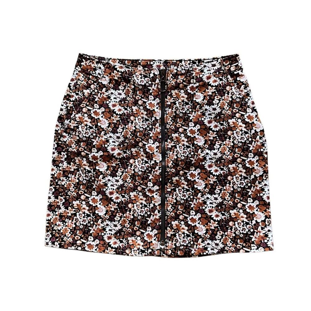 Arizona Jean Co. Floral Mini Skirt: Y2K, Modern